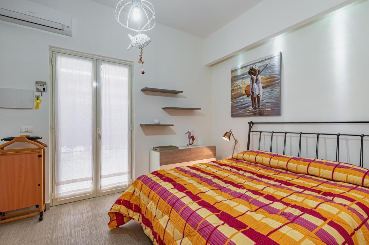 Naxos Bay Flat With Terrace 50 Meters From The Sea Leilighet Giardini Naxos Eksteriør bilde