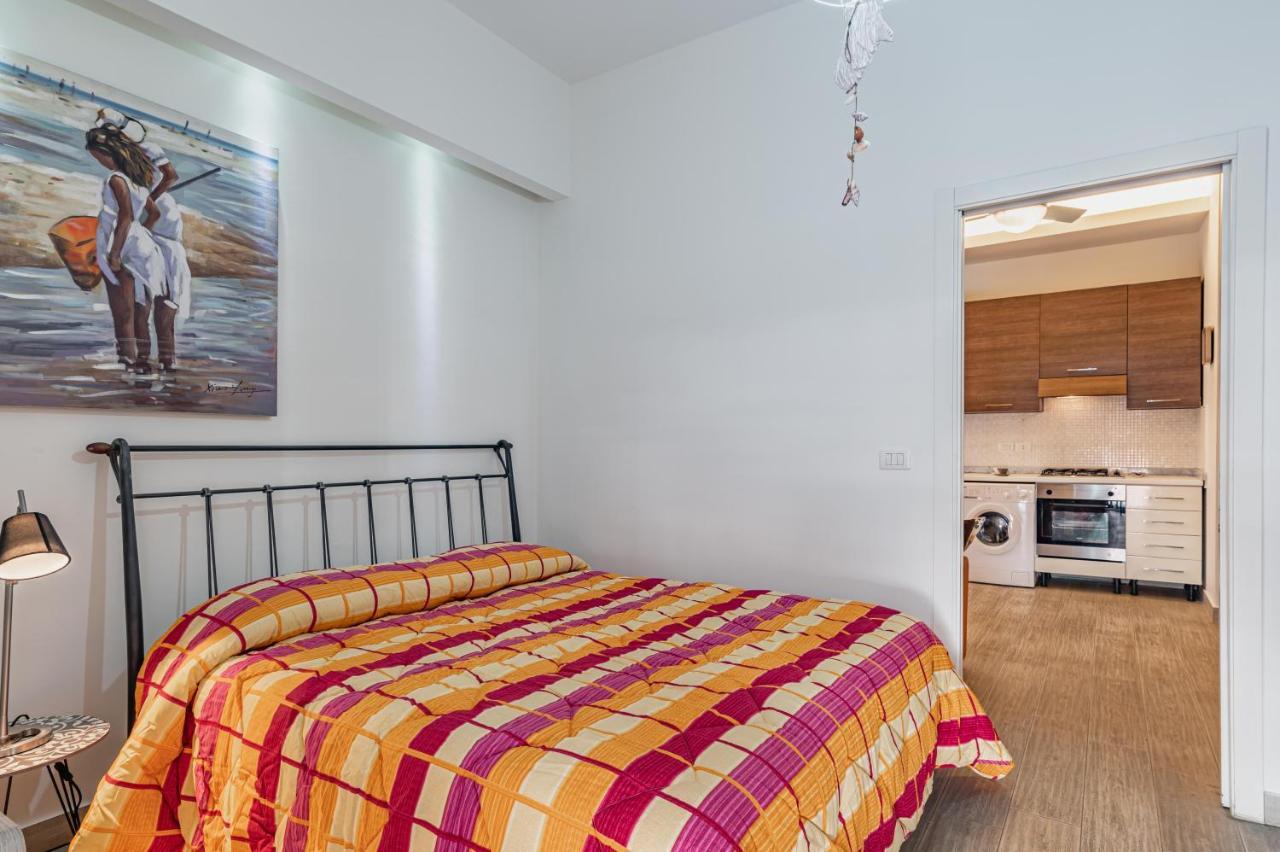 Naxos Bay Flat With Terrace 50 Meters From The Sea Leilighet Giardini Naxos Eksteriør bilde