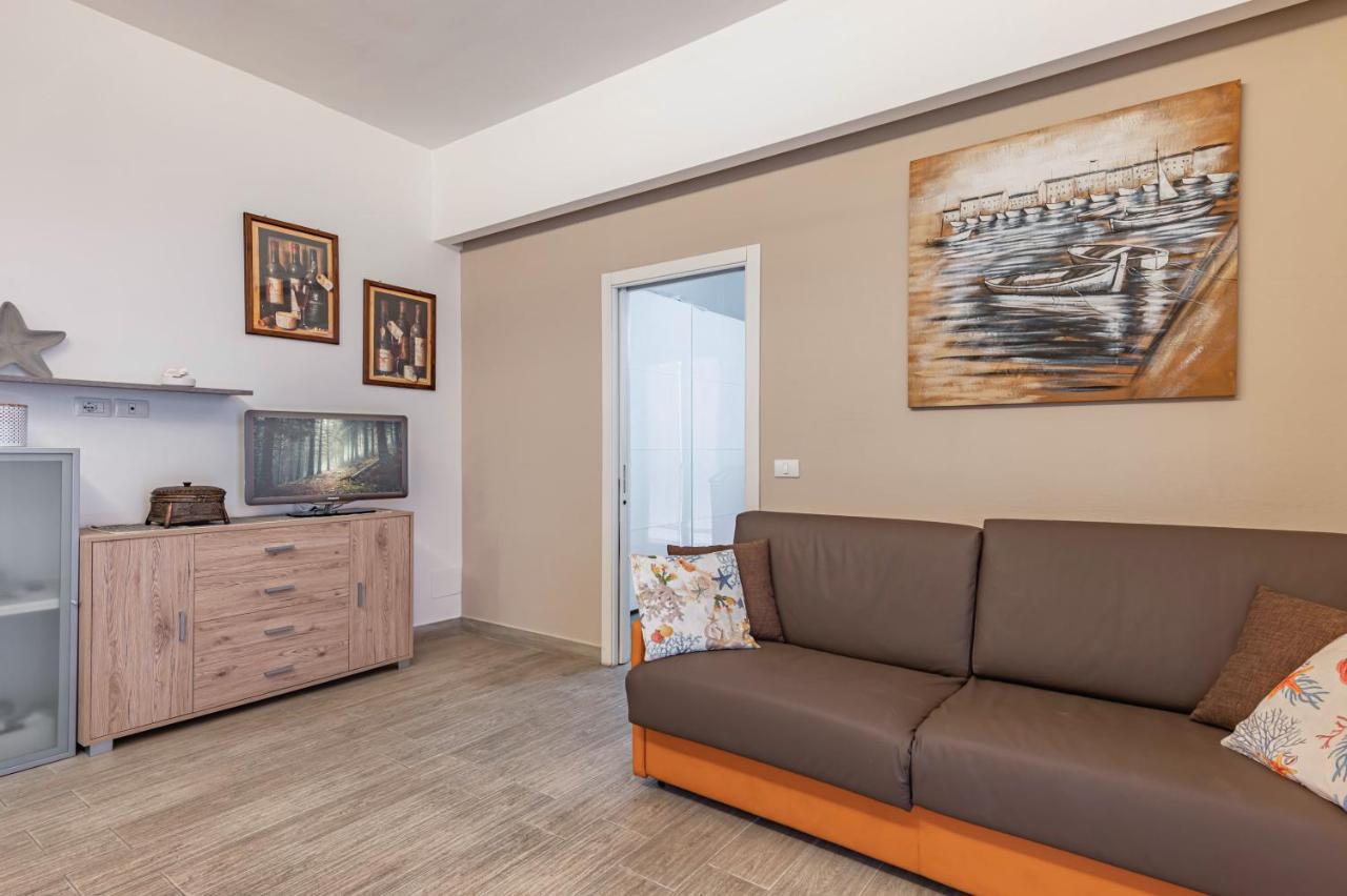 Naxos Bay Flat With Terrace 50 Meters From The Sea Leilighet Giardini Naxos Eksteriør bilde